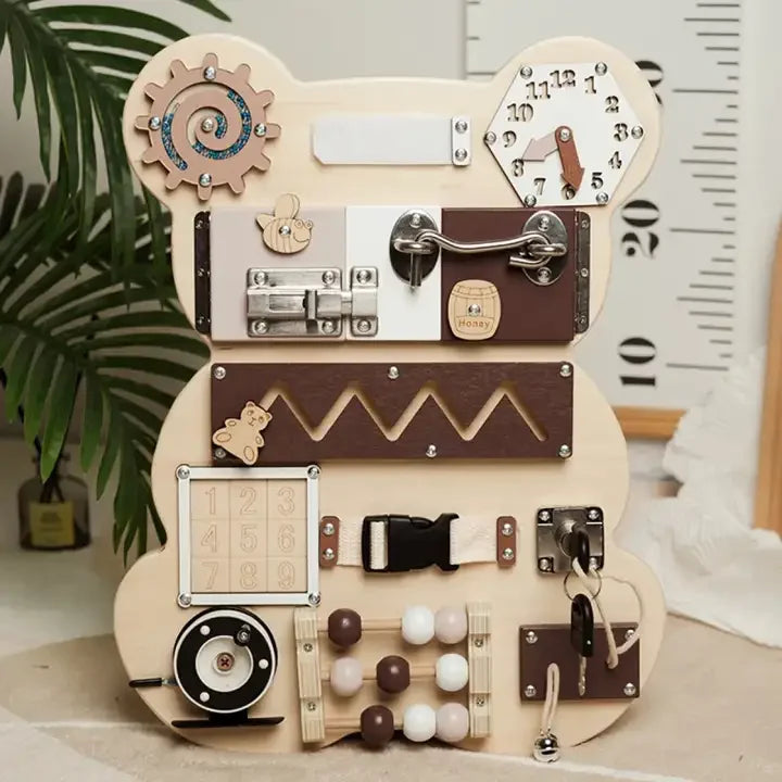 Busy_Board_Bois_Ours_Montessori-cadeau-bebe-1-an