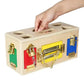 une_boite_a_serrure_montessori_en_bois_masive